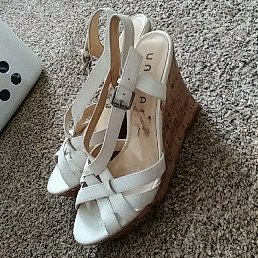 White wedges